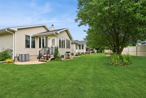 633 Tiffany Drive NE Cedar Rapids IA 52402