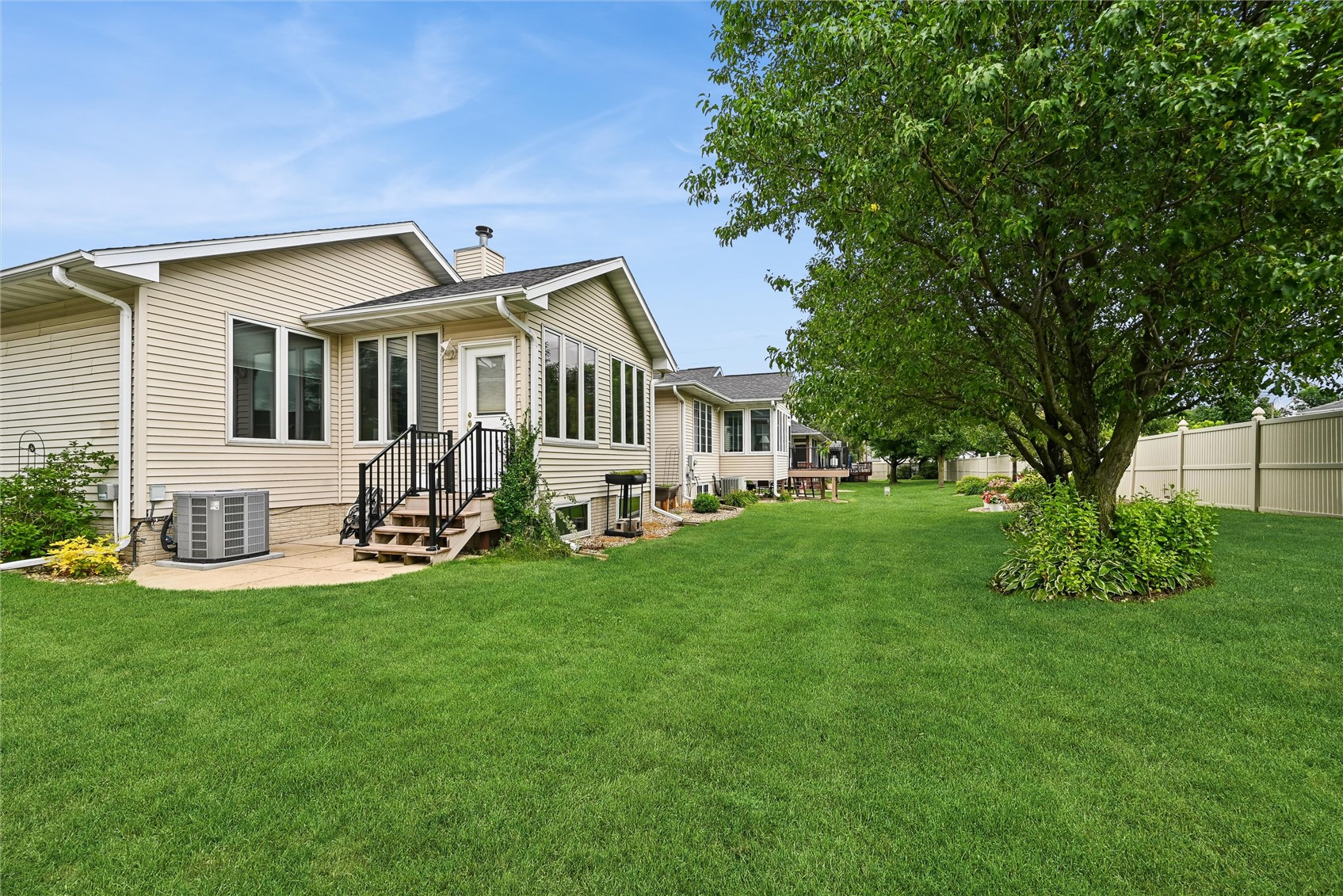633 Tiffany Drive NE Cedar Rapids IA 52402