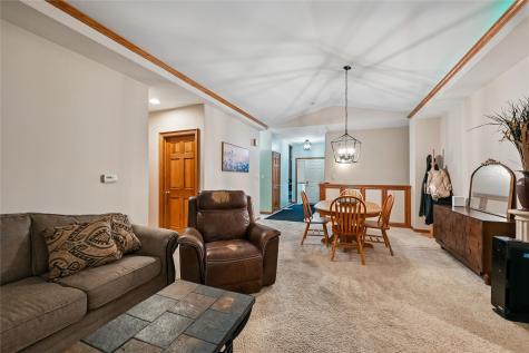 633 Tiffany Drive NE Cedar Rapids IA 52402