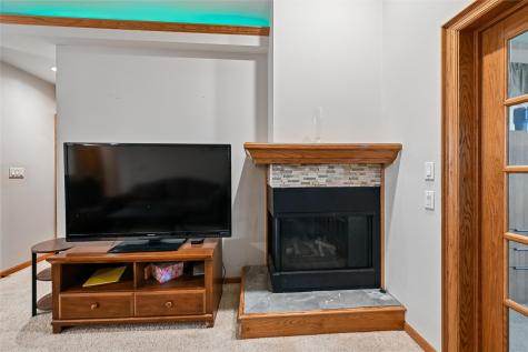 633 Tiffany Drive NE Cedar Rapids IA 52402
