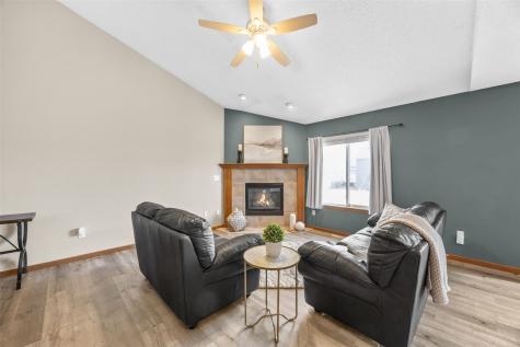 2695 Ridgeview Way Marion IA 52302