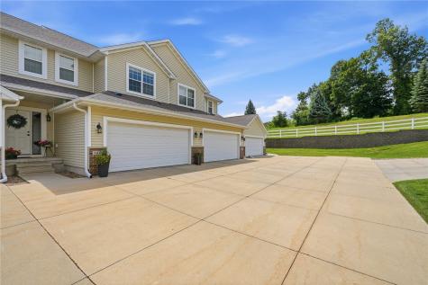 3605 Pioneer Avenue SE Cedar Rapids IA 52403