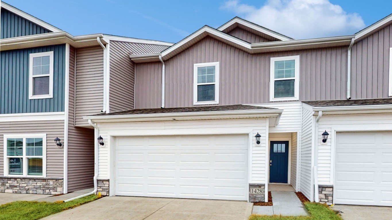 9432 Lovegrass Drive SW Cedar Rapids IA 52404