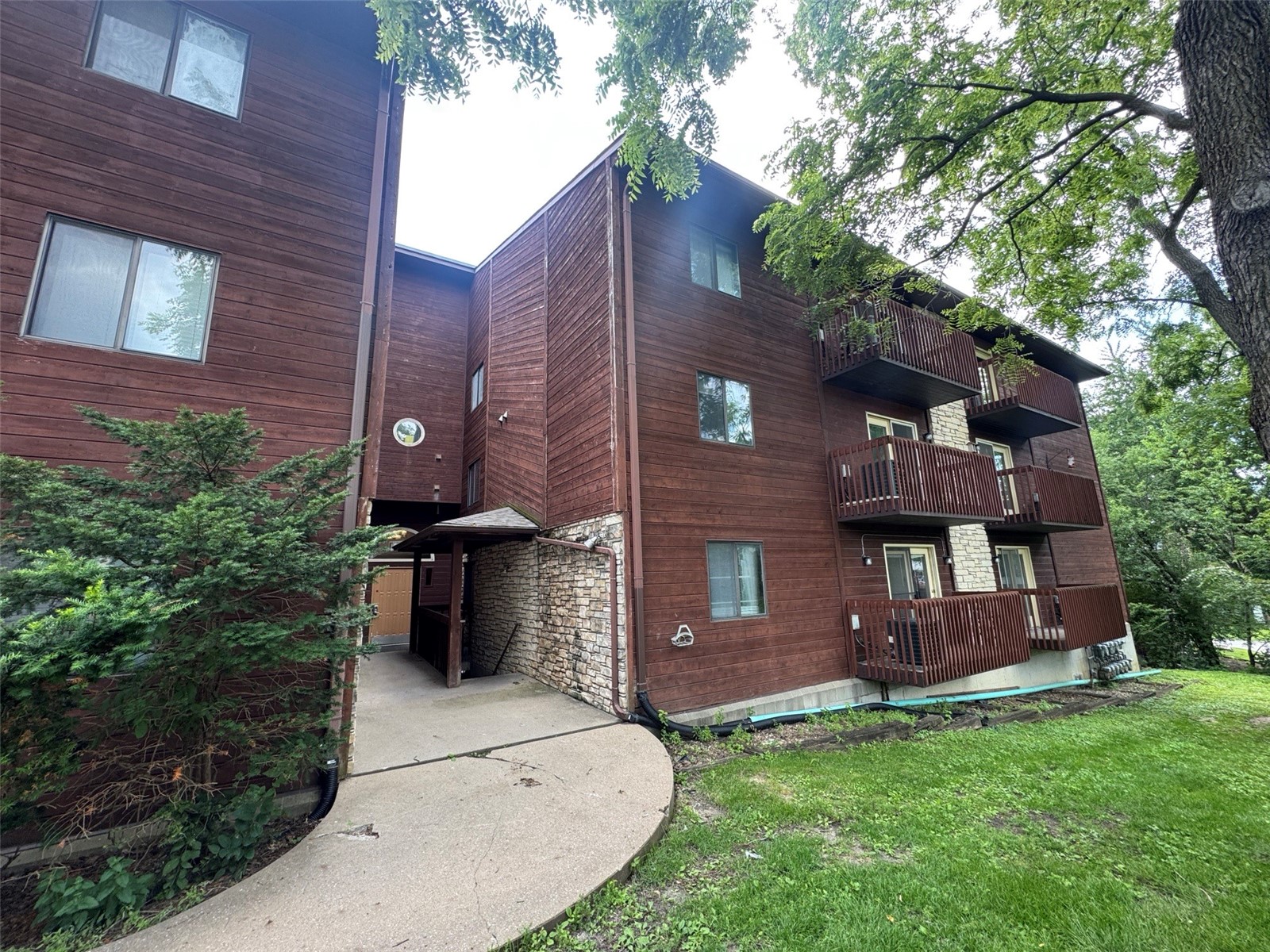 25 Lincoln Avenue Iowa City IA 52246