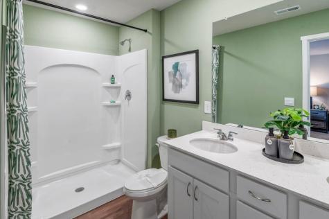2435 Chloe Lane Hiawatha IA 52233