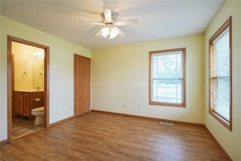 3301 Banar Drive SW Cedar Rapids IA 52404