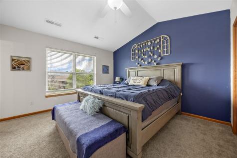 1572 Vandello Circle North Liberty IA 52317