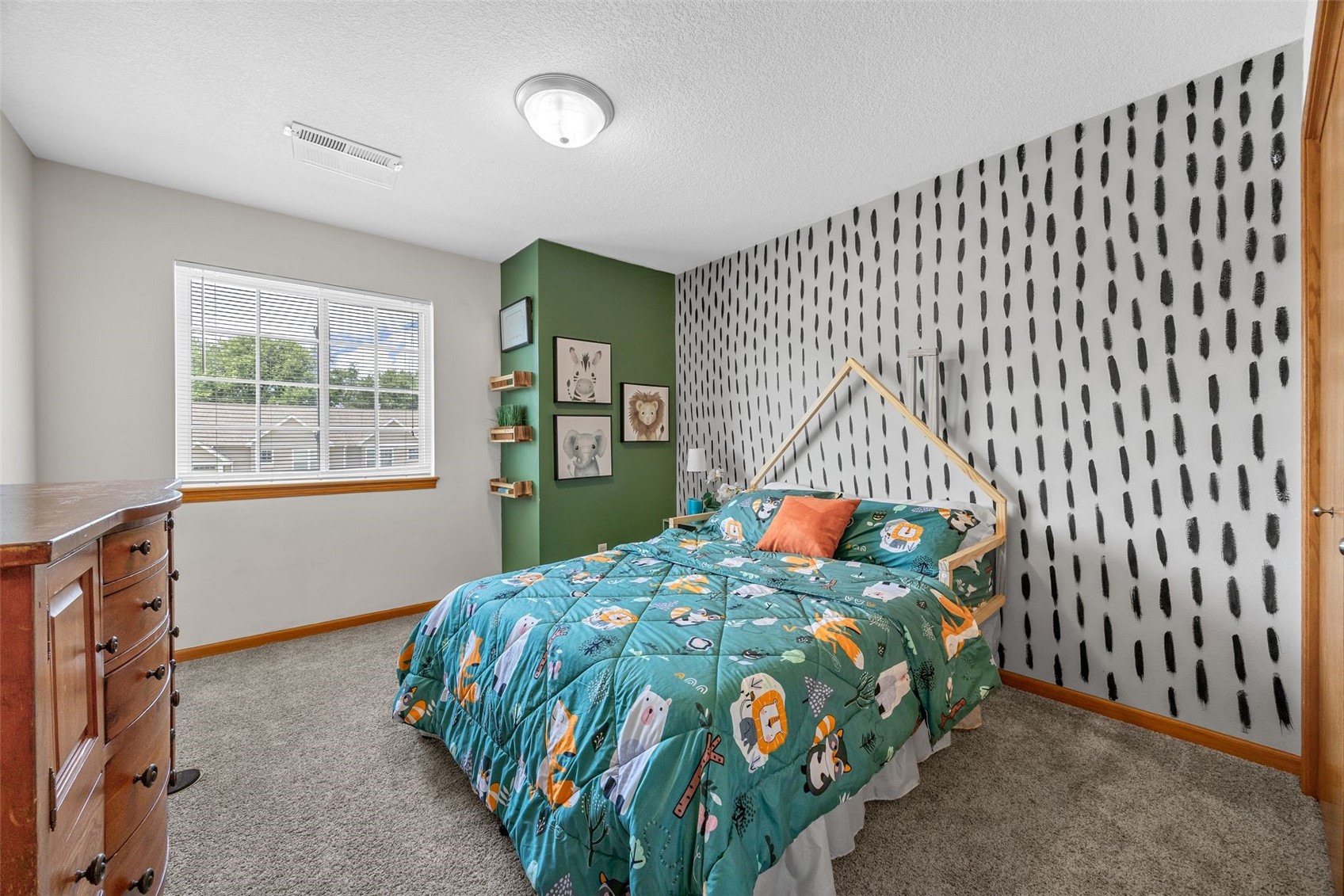 1572 Vandello Circle North Liberty IA 52317