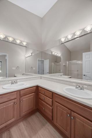 817 Winterberry Place NE Cedar Rapids IA 52402