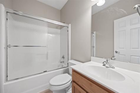 817 Winterberry Place NE Cedar Rapids IA 52402