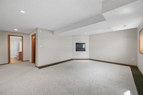 817 Winterberry Place NE Cedar Rapids IA 52402
