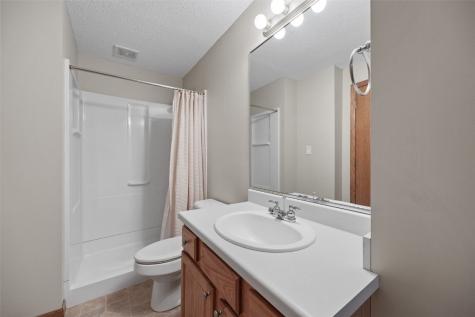 817 Winterberry Place NE Cedar Rapids IA 52402