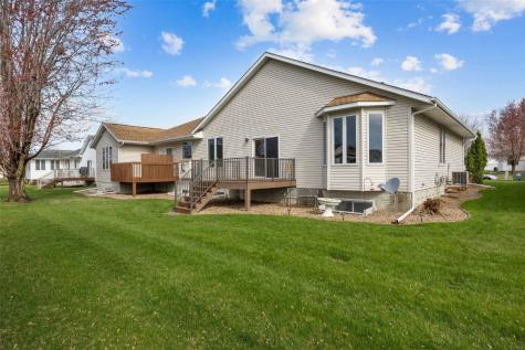 817 Winterberry Place NE Cedar Rapids IA 52402