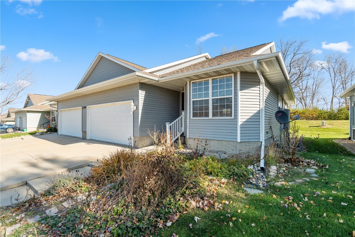 Marion IA, 3900 Deer Valley Drive, Unit B