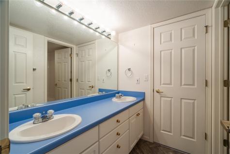 3900 Deer Valley Drive Marion IA 52302