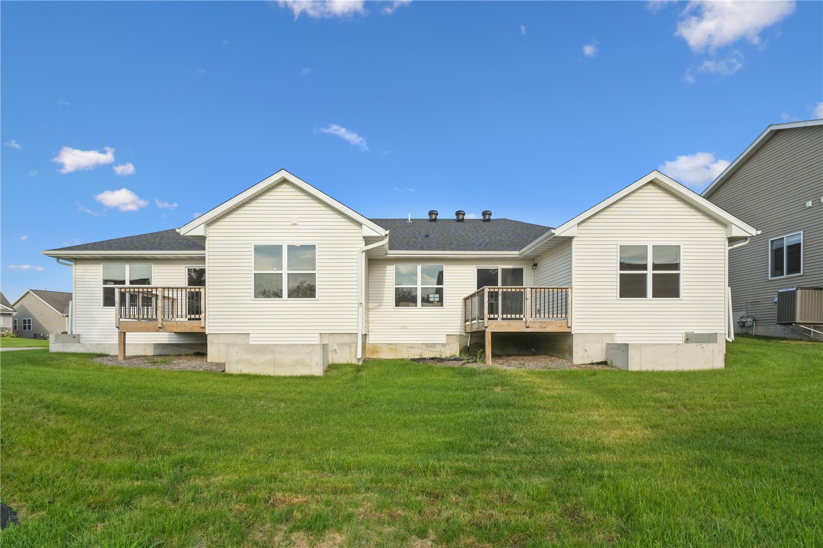 7106 Waterview Drive Cedar Rapids IA 52404