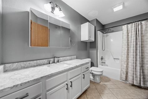 515 Kimberlite Street Tiffin IA 52340