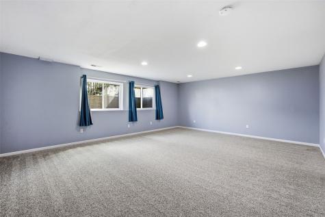 954 Acacia Drive NE Cedar Rapids IA 52402