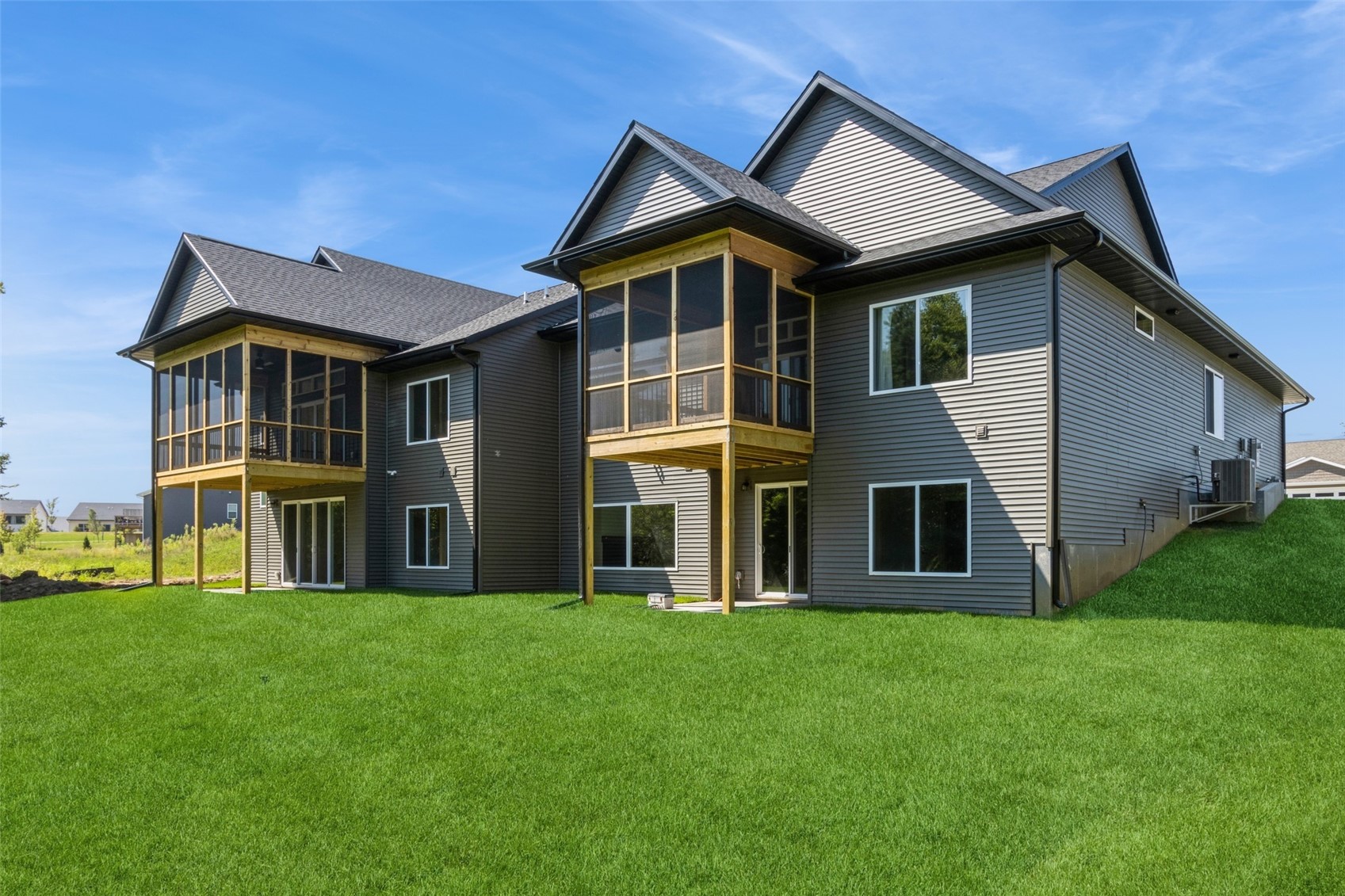 1046 Highland Trail Solon IA 52333