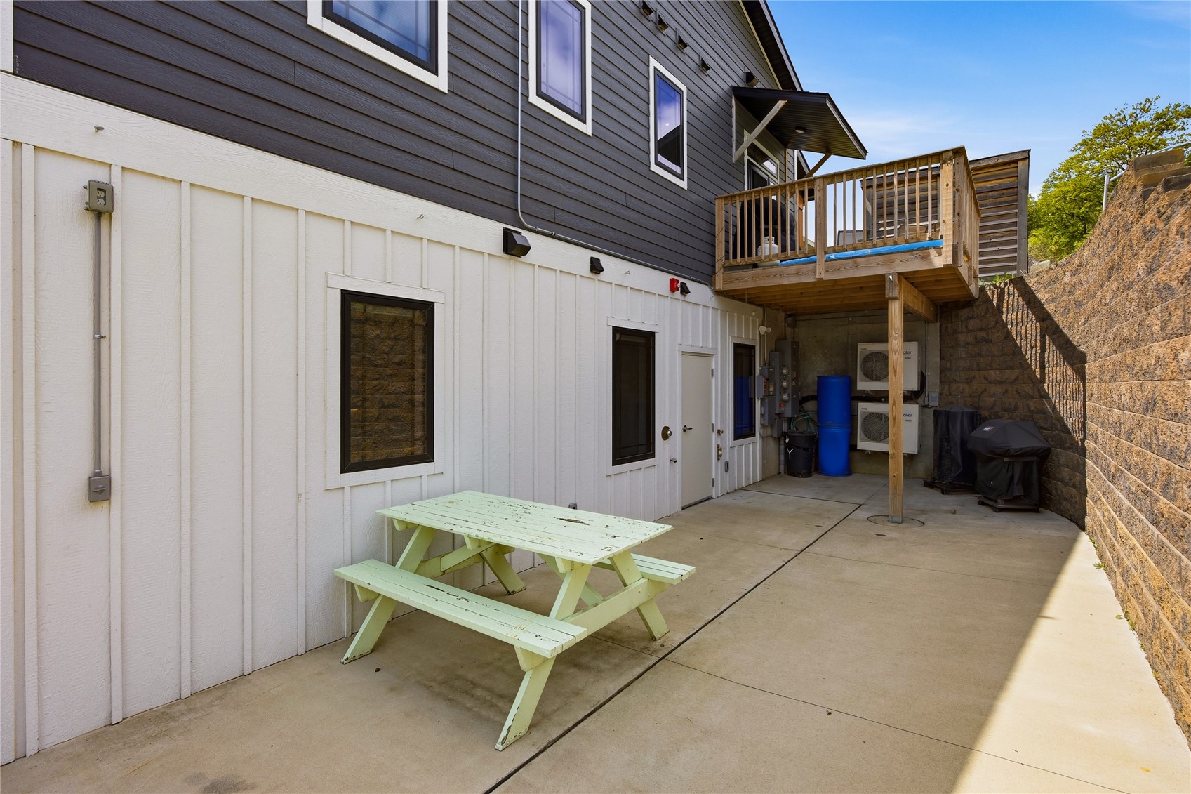 156 Prairie Hill Lane Iowa City IA 52246