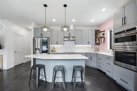 156 Prairie Hill Lane Iowa City IA 52246