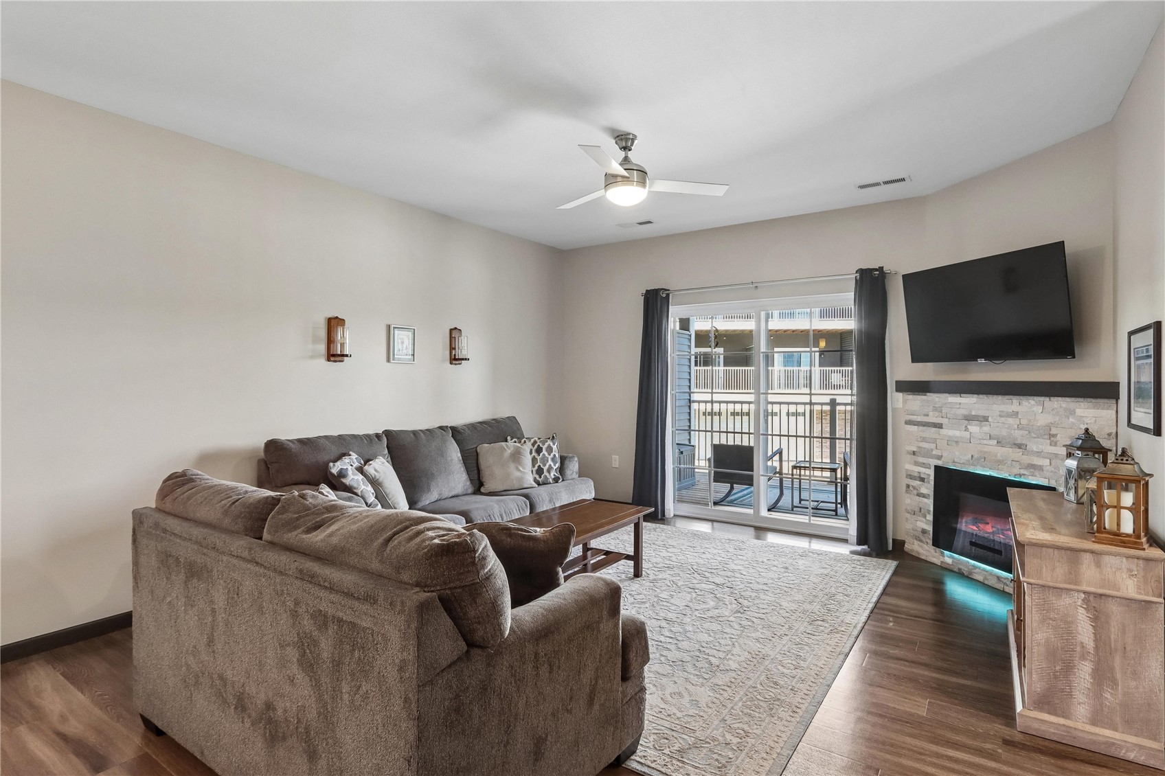 2869 Spring Rose Circle Coralville IA 52241