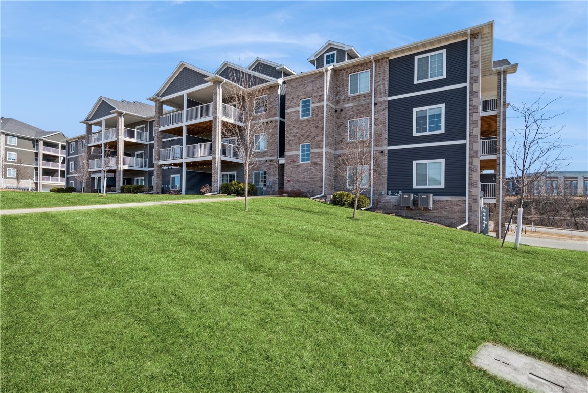 2867 Spring Rose Circle Coralville IA 52241