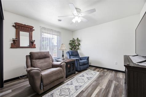 122 Towne Centre Drive Urbana IA 52345