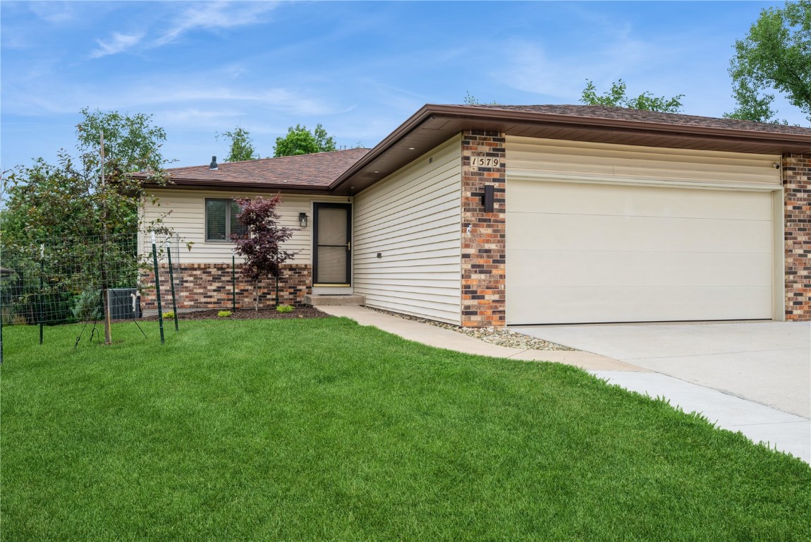 1579 Matterhorn Drive NE Cedar Rapids IA 52402