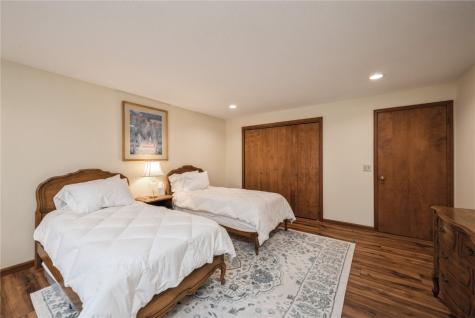 1579 Matterhorn Drive NE Cedar Rapids IA 52402