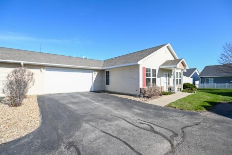 1325 Tower Lane NE Cedar Rapids IA 52402