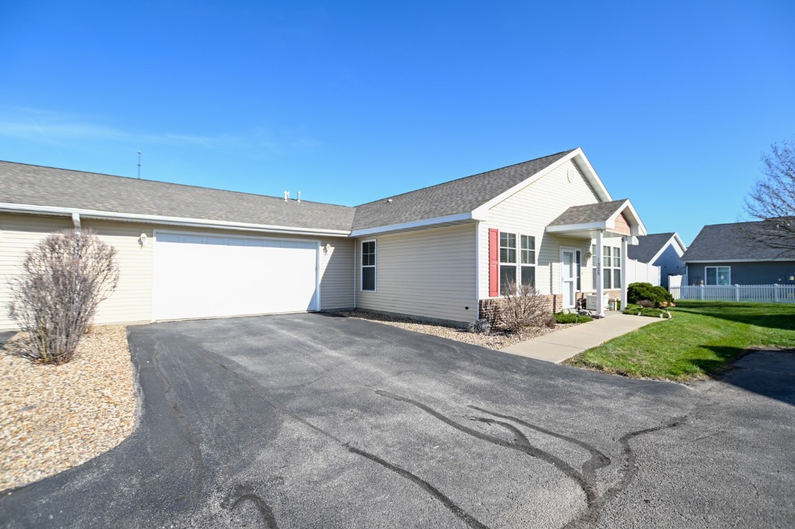 1325 Tower Lane NE Cedar Rapids IA 52402