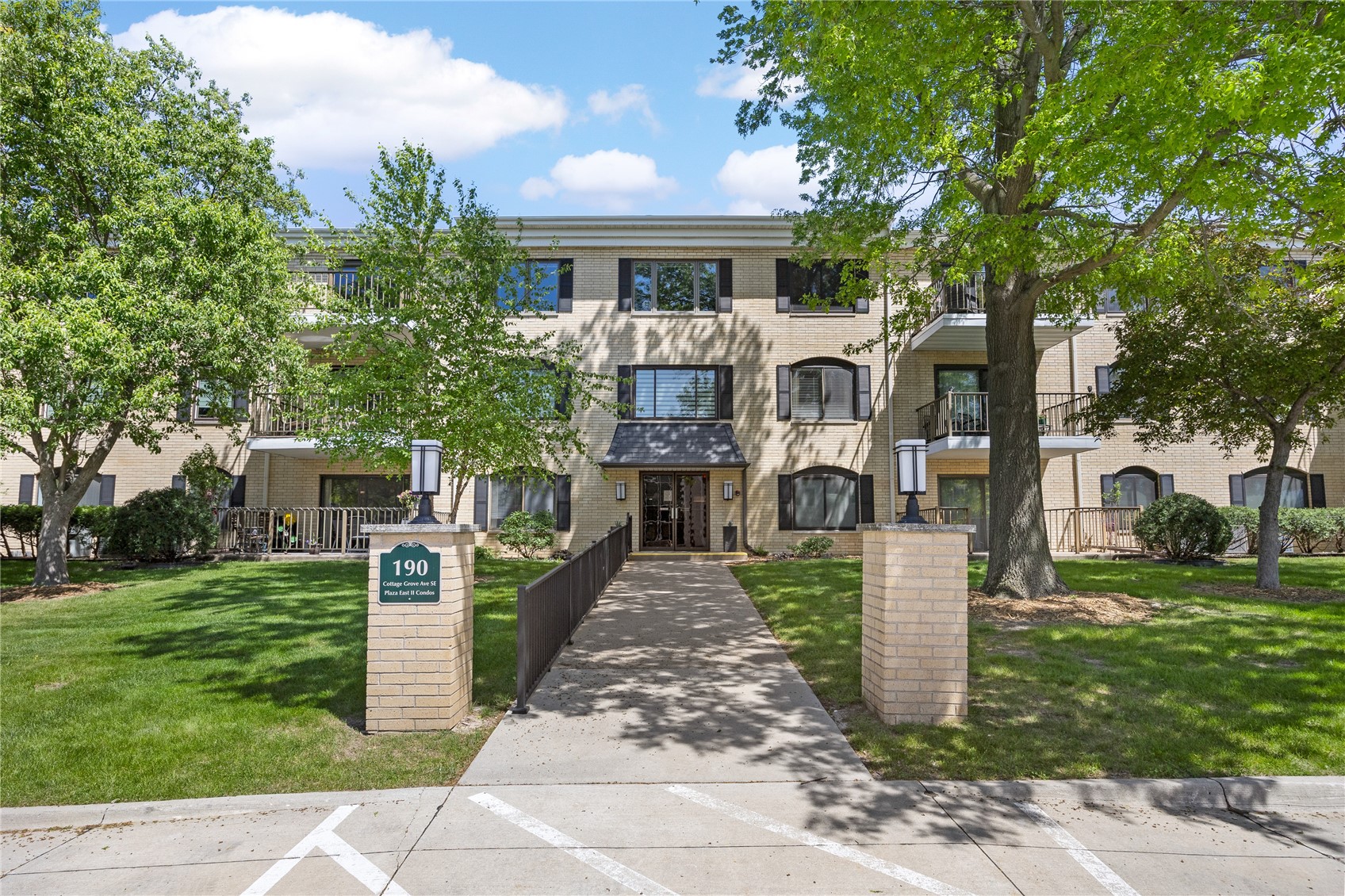 190 Cottage Grove Avenue SE Cedar Rapids IA 52403