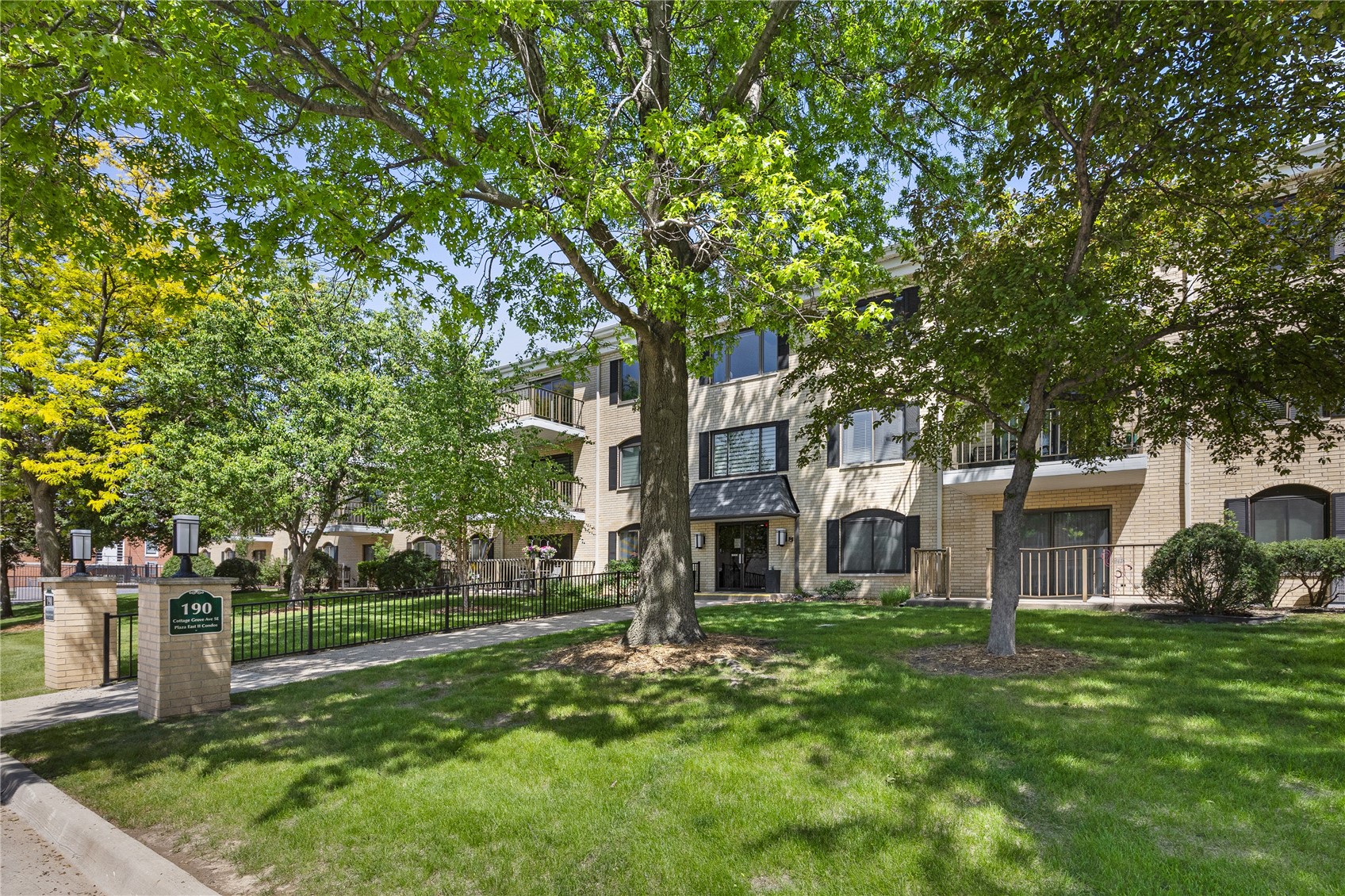 190 Cottage Grove Avenue SE Cedar Rapids IA 52403