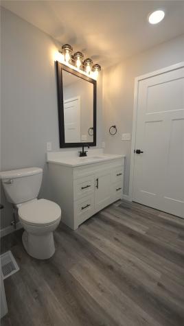 1411 13th Avenue Belle Plaine IA 52208