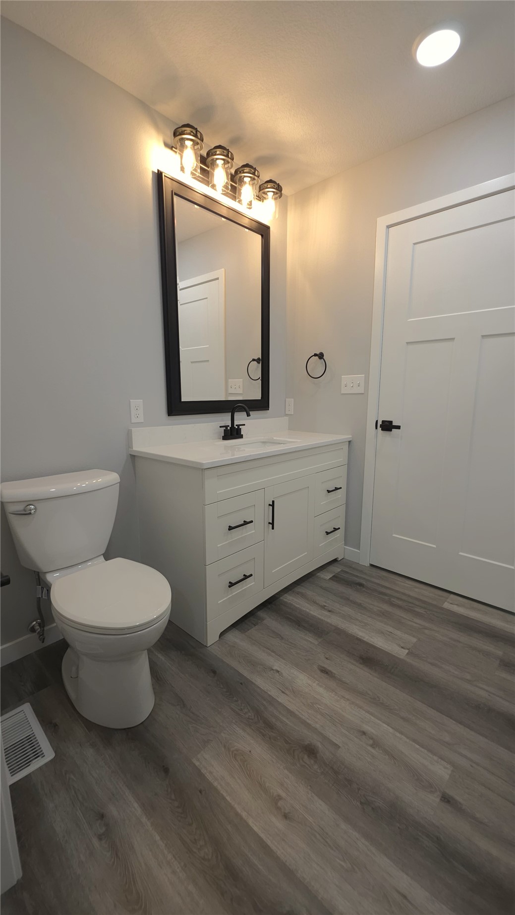 1411 13th Avenue Belle Plaine IA 52208