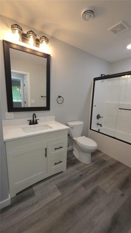 1411 13th Avenue Belle Plaine IA 52208