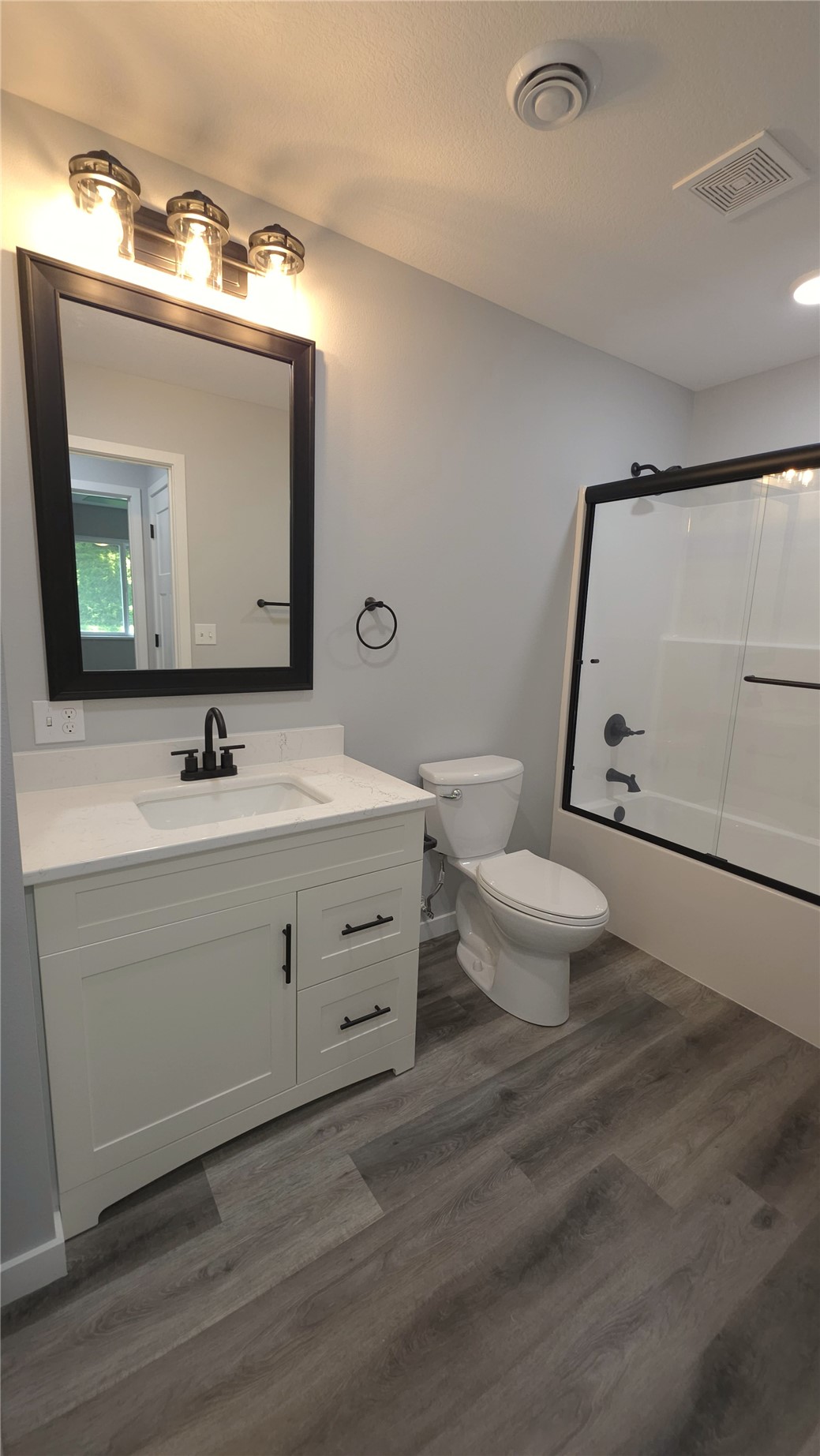 1411 13th Avenue Belle Plaine IA 52208