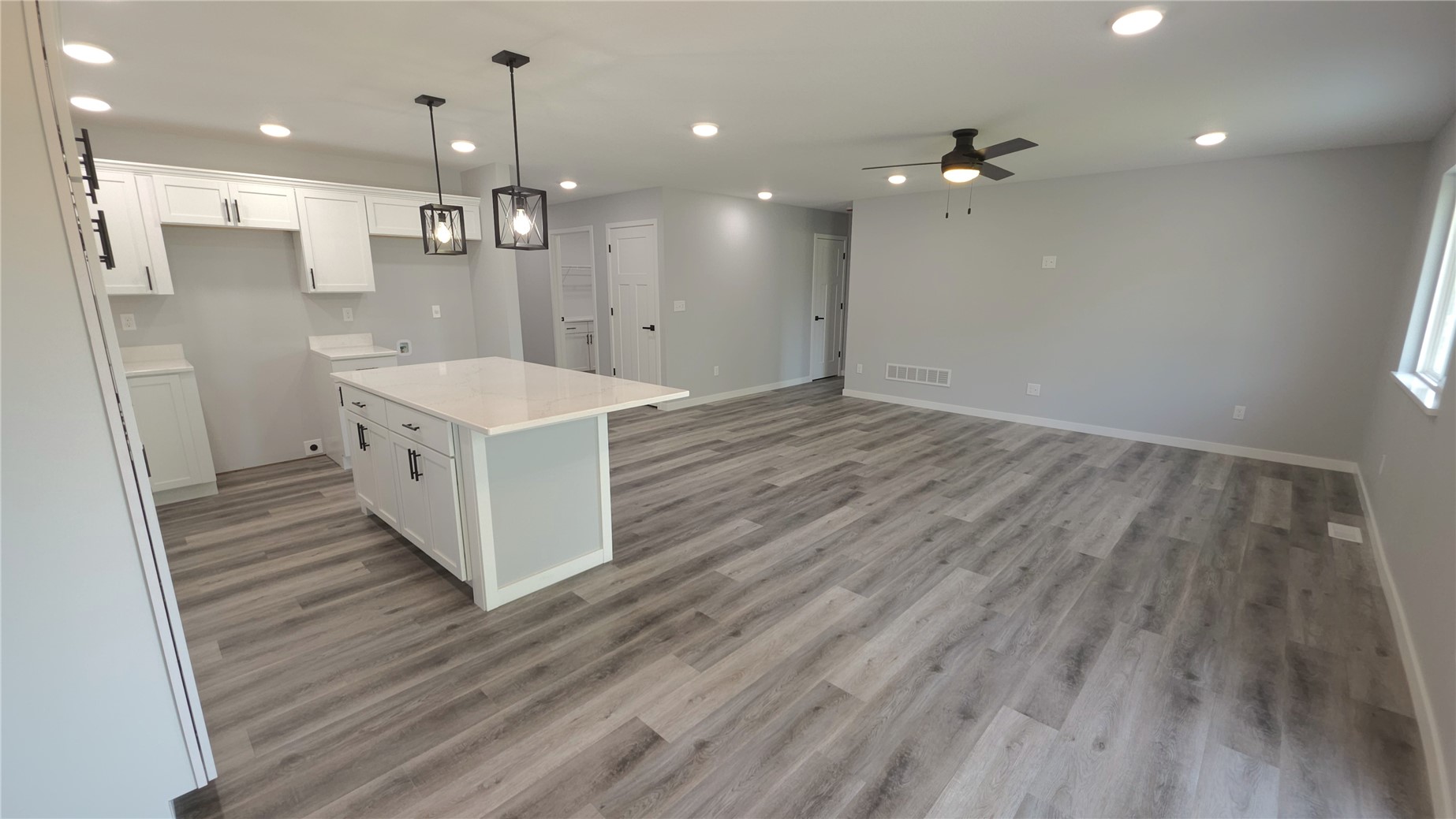 1411 13th Avenue Belle Plaine IA 52208