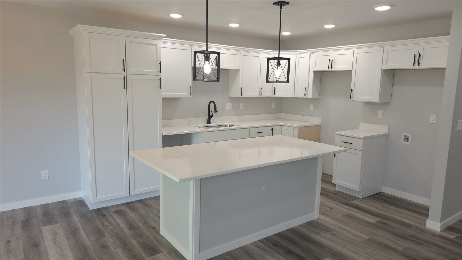 1411 13th Avenue Belle Plaine IA 52208