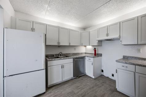 2955 Bowling Street SW Cedar Rapids IA 52404