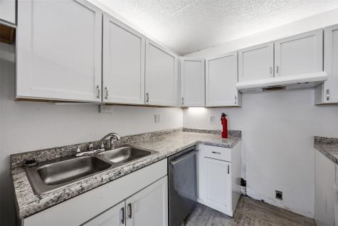 2955 Bowling Street SW Cedar Rapids IA 52404