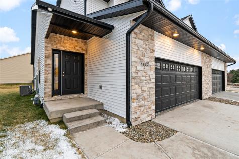 1407 Winterberry Lane North Liberty IA 52317