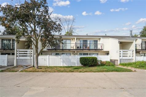 2955 Bowling Street SW Cedar Rapids IA 52404