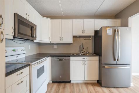 2955 Bowling Street SW Cedar Rapids IA 52404