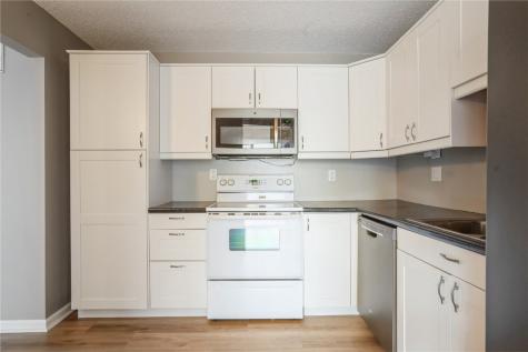 2955 Bowling Street SW Cedar Rapids IA 52404