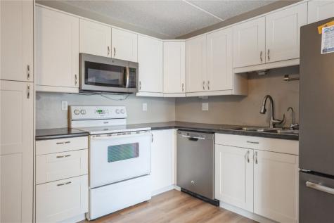 2955 Bowling Street SW Cedar Rapids IA 52404