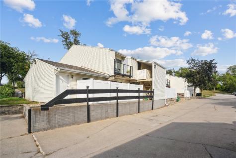 2955 Bowling Street SW Cedar Rapids IA 52404