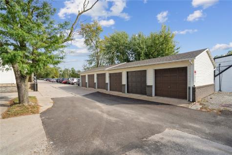 2955 Bowling Street SW Cedar Rapids IA 52404