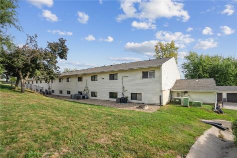 2955 Bowling Street SW Cedar Rapids IA 52404